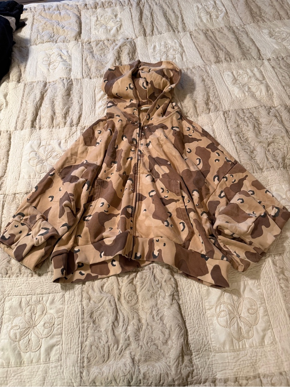 Men's Zip-Up Hooded Sweater in Tan Brown Camo